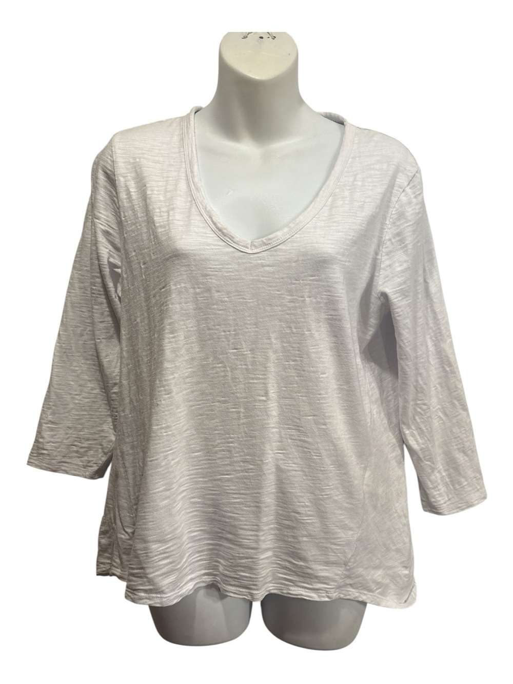 Chico's ultimate White V-Neck 3/4 sleeve Sleeve Tee size medium classic
